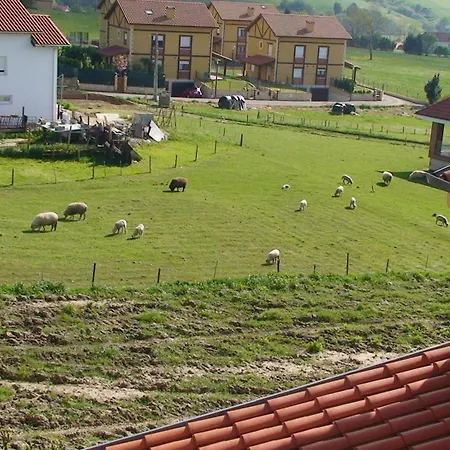 Tres Mentiras De Santillana Del Mar Viveda