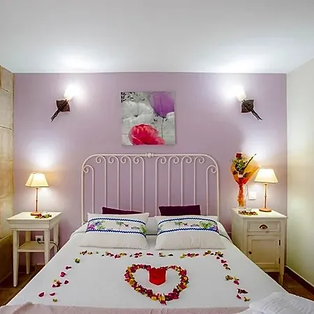 Posada Las Tres Mentiras De Santillana Del Mar Inn