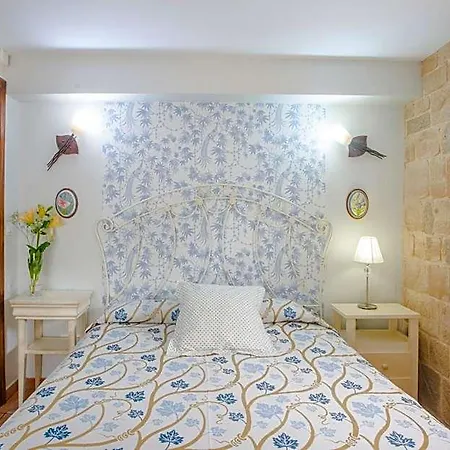 Posada Las Tres Mentiras De Santillana Del Mar Inn