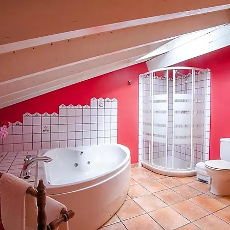 Posada Las Tres Mentiras De Santillana Del Mar Inn Viveda
