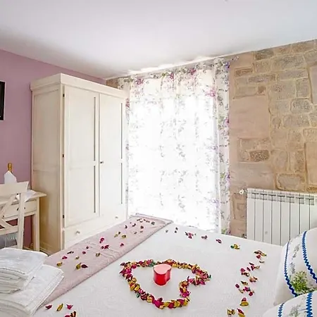 Inn Posada Las Tres Mentiras De Santillana Del Mar Viveda