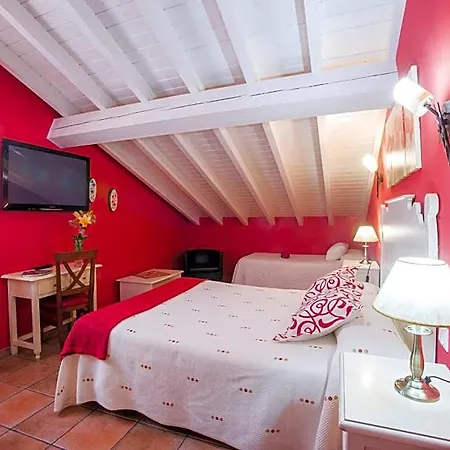 Posada Las Tres Mentiras De Santillana Del Mar Viveda