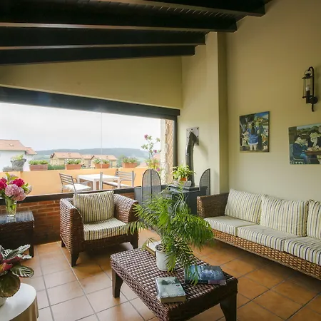 Posada Las Tres Mentiras De Santillana Del Mar 2*
