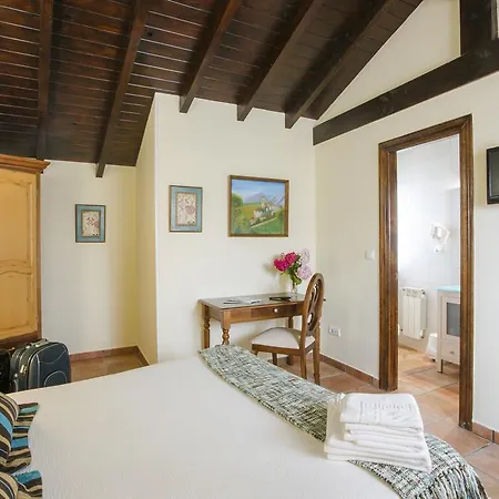 Posada Las Tres Mentiras De Santillana Del Mar Inn