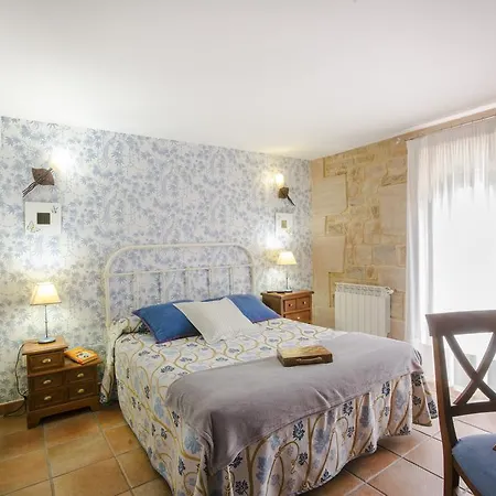 Tres Mentiras De Santillana Del Mar Han/Misafirhane Viveda