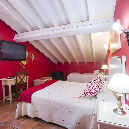 Posada Las Tres Mentiras De Santillana Del Mar Inn