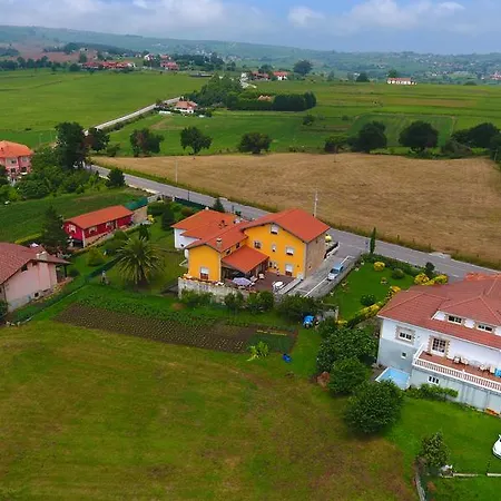 Мини-отель Posada Las Tres Mentiras De Santillana Del Mar Viveda
