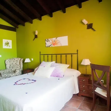 Posada Las Tres Mentiras De Santillana Del Mar 3*