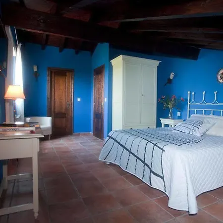 Posada Las Tres Mentiras De Santillana Del Mar Inn 3*