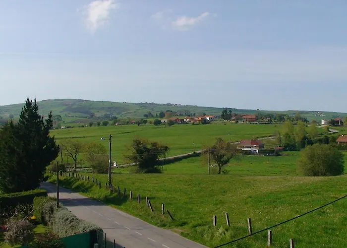 Tres Mentiras De Santillana Del Mar
