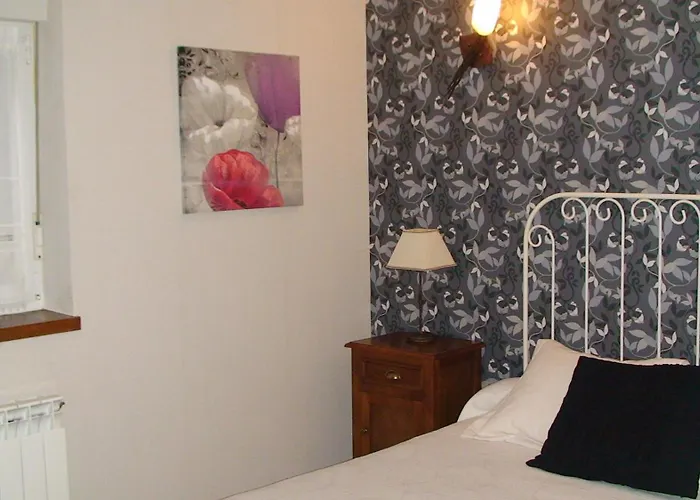 Posada Las Tres Mentiras De Santillana Del Mar Viveda