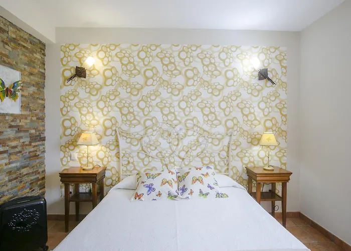 Tres Mentiras De Santillana Del Mar 2* Viveda