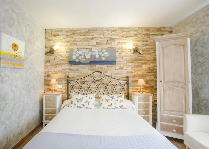 Tres Mentiras De Santillana Del Mar 2*