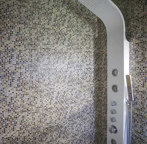 Tres Mentiras De Santillana Del Mar Viveda