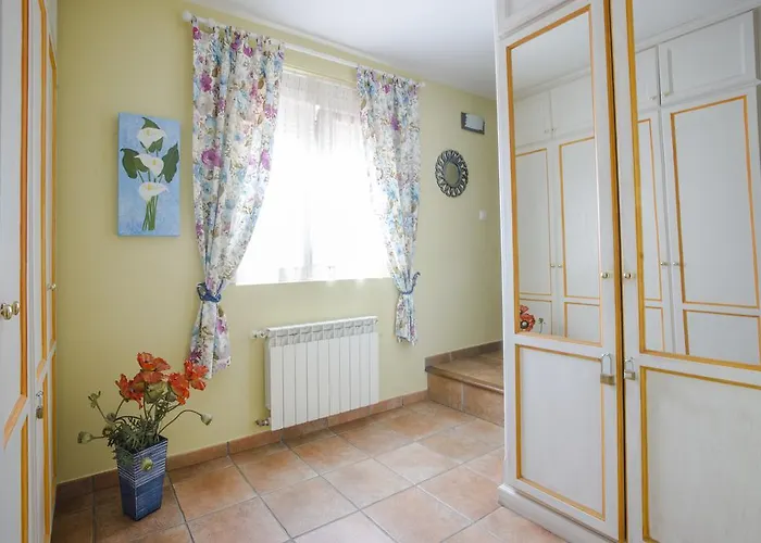 Tres Mentiras De Santillana Del Mar 2* Viveda