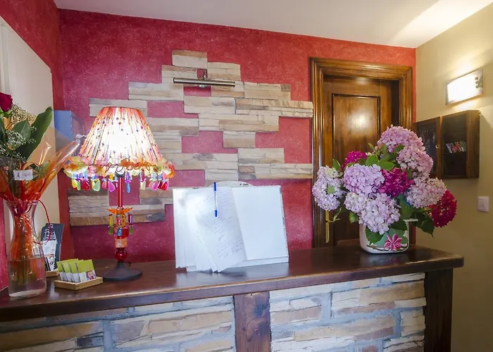 Tres Mentiras De Santillana Del Mar