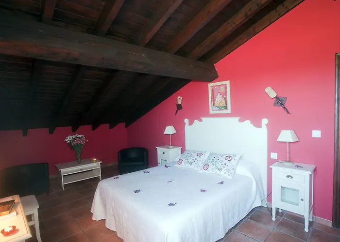 Posada Las Tres Mentiras De Santillana Del Mar Мини-отель 2*