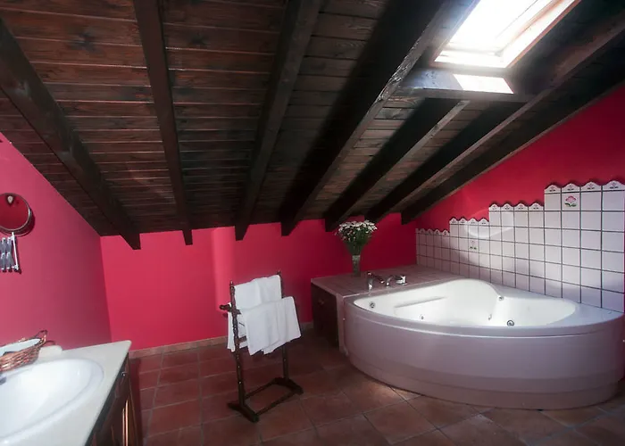 Posada Las Tres Mentiras De Santillana Del Mar Viveda