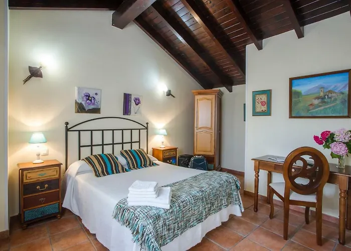 Tres Mentiras De Santillana Del Mar 2* Viveda