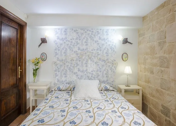 Tres Mentiras De Santillana Del Mar 2*