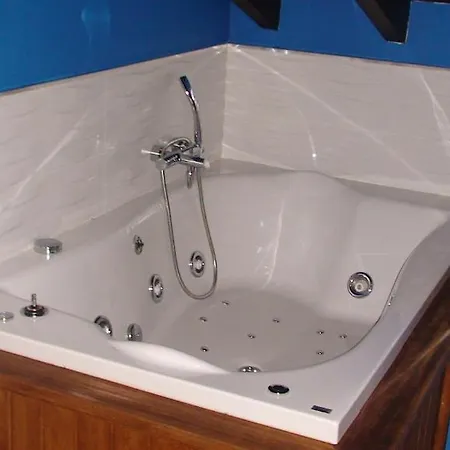 Tres Mentiras De Santillana Del Mar 2*