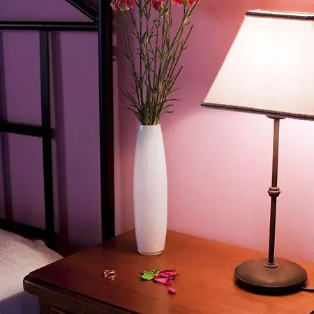 Tres Mentiras De Santillana Del Mar 2* Viveda