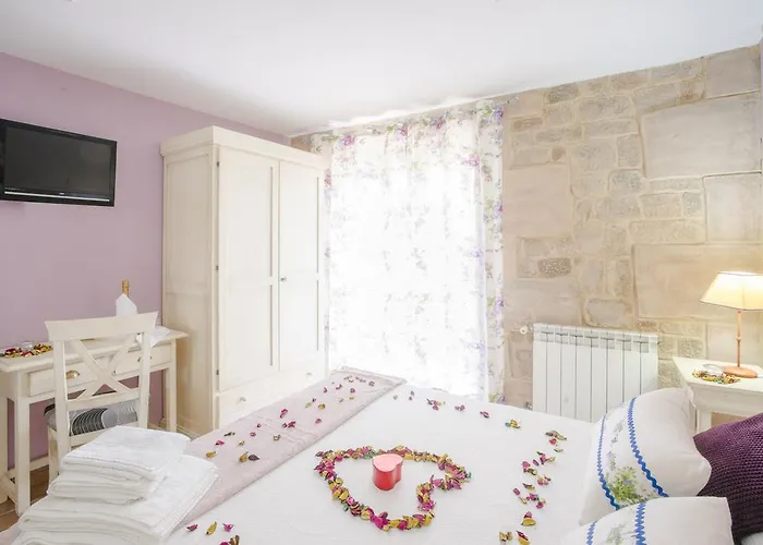 Posada Las Tres Mentiras De Santillana Del Mar Inn