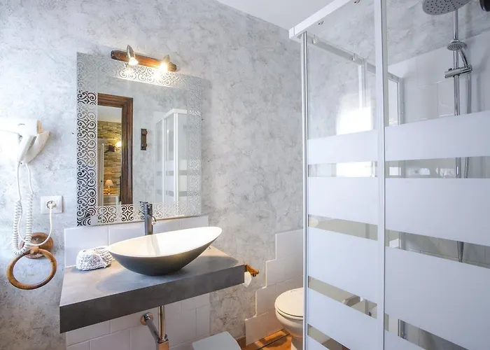 Posada Las Tres Mentiras De Santillana Del Mar 2*