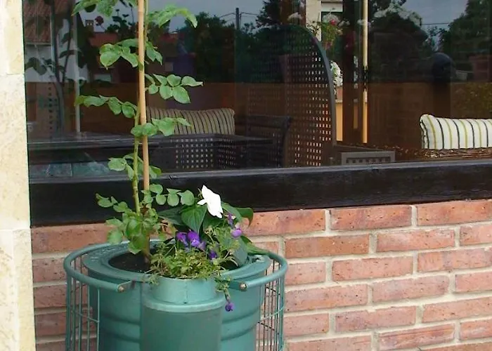 Posada Las Tres Mentiras De Santillana Del Mar Inn 2*